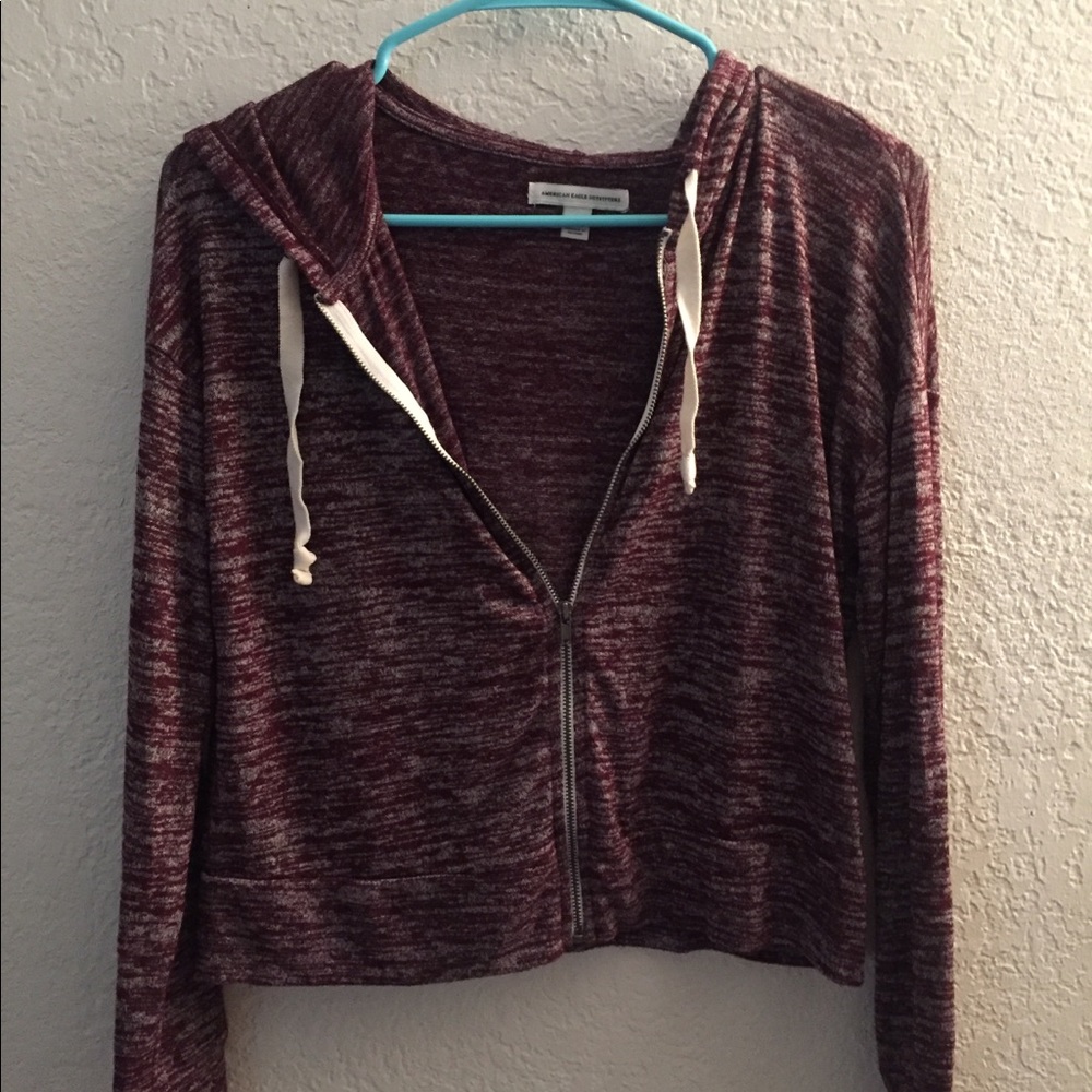 Maroon American Eagle sweatshirt with zipper